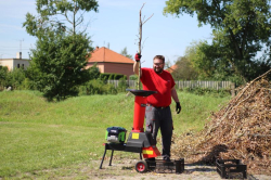 Aku štěpkovač větví VARI E.RAPIDO