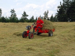 Malotraktor VARI IV a vozík VARI ANV 400 (motor HONDA GCV 160)