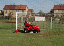 Provzdušňovač trávníku VARI PT-1000