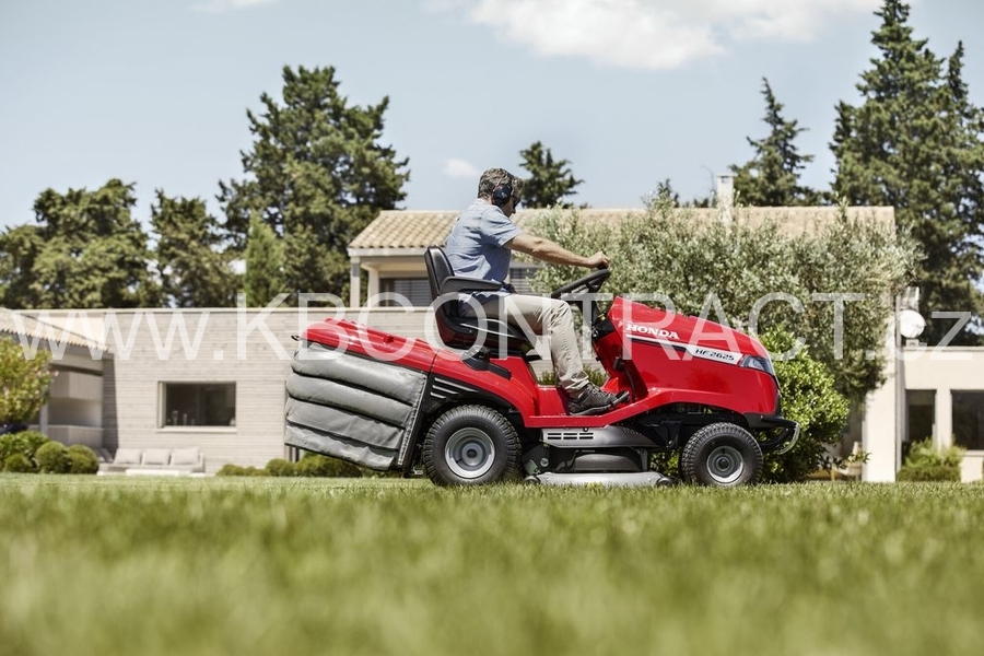 Zahradní traktor HONDA HF 2625 HT (model 2020)